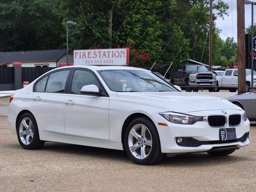 White 2015 BMW 320 i