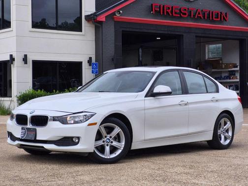 White 2015 BMW 320 i
