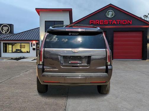 2017 Cadillac Escalade Platinum