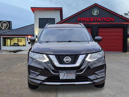 Magnetic Black Pearl 2020 Nissan Rogue SV