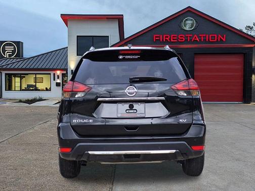 Magnetic Black Pearl 2020 Nissan Rogue SV