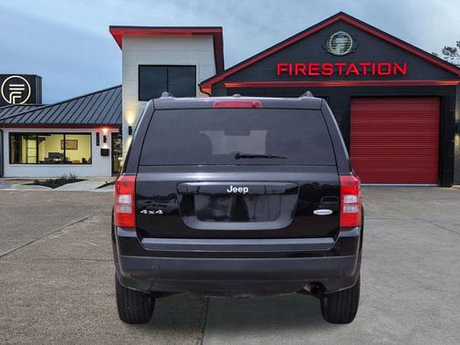 Black Clearcoat 2016 Jeep Patriot Sport