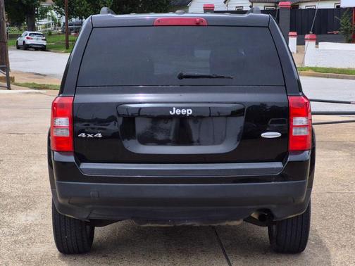 Black Clearcoat 2016 Jeep Patriot Sport