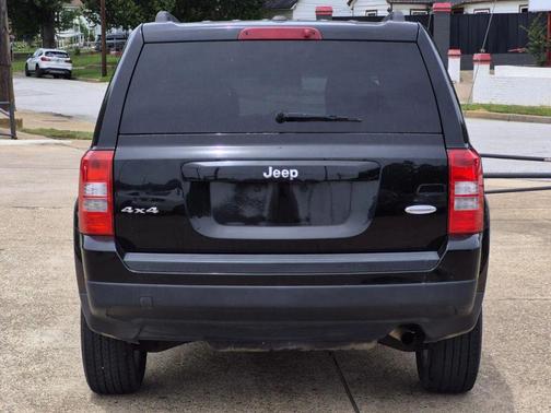 Black Clearcoat 2016 Jeep Patriot Sport