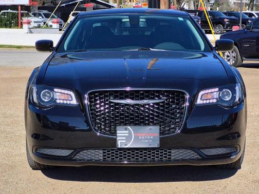 2020 Chrysler 300 Touring