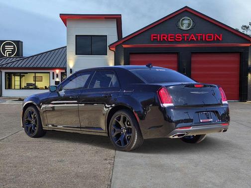 2020 Chrysler 300 Touring