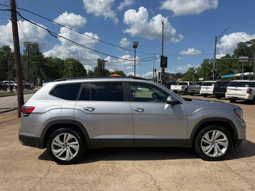 Pyrite Silver Metallic 2021 Volkswagen Atlas SE w/Tech Pkg (2021.5) Sport Utility 4D