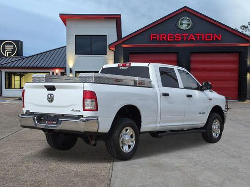 2020 RAM 2500 Tradesman Crew Cab 4x4 6'4' Box