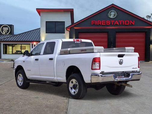 2020 RAM 2500 Tradesman Crew Cab 4x4 6'4' Box