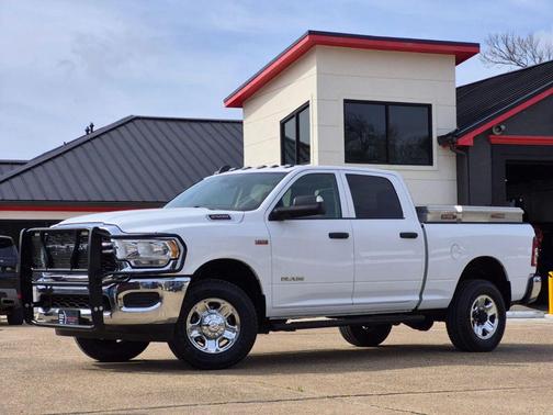 2020 RAM 2500 Tradesman Crew Cab 4x4 6'4' Box