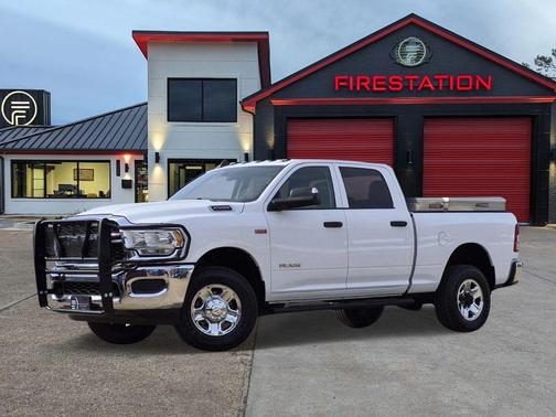 2020 RAM 2500 Tradesman Crew Cab 4x4 6'4' Box