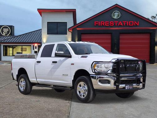 2020 RAM 2500 Tradesman Crew Cab 4x4 6'4' Box