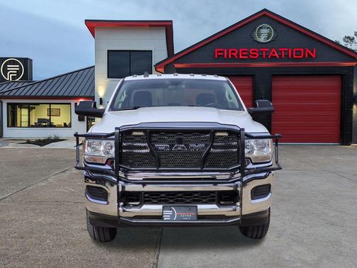 2020 RAM 2500 Tradesman Crew Cab 4x4 6'4' Box