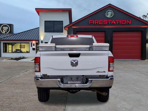 2020 RAM 2500 Tradesman Crew Cab 4x4 6'4' Box