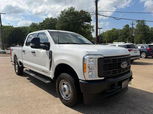 Oxford White 2023 Ford F-250 XL