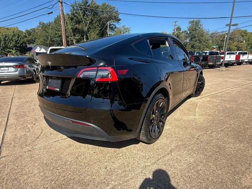 2021 Tesla Model Y Standard Range Rear-Wheel Drive
