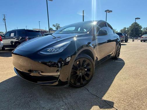 2021 Tesla Model Y Standard Range Rear-Wheel Drive