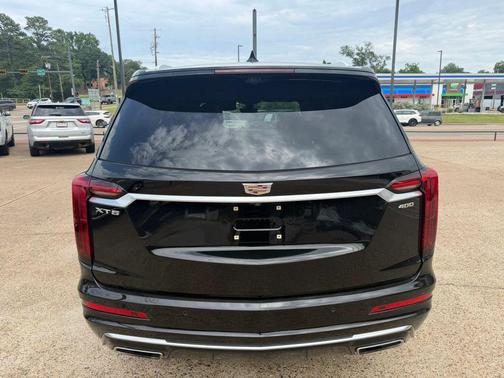 Stellar Black Metallic 2021 Cadillac XT6 Premium Luxury FWD