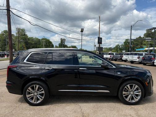 Stellar Black Metallic 2022 Cadillac XT6 Premium Luxury AWD