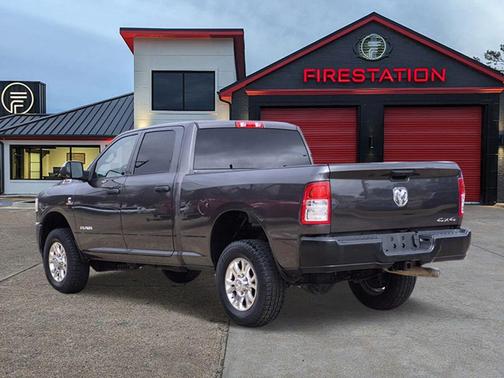 2022 RAM 2500 Tradesman Crew Cab 4x4 6'4' Box