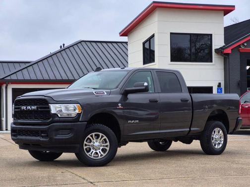 2022 RAM 2500 Tradesman Crew Cab 4x4 6'4' Box