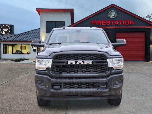 2022 RAM 2500 Tradesman Crew Cab 4x4 6'4' Box