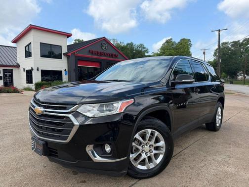 Mosaic Black Metallic 2019 Chevrolet Traverse LT Cloth