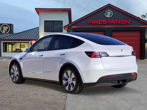 2021 Tesla Model Y Standard Range Rear-Wheel Drive