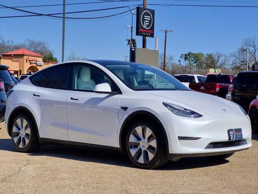 2021 Tesla Model Y Standard Range Rear-Wheel Drive