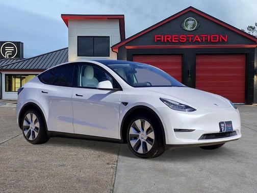 2021 Tesla Model Y Standard Range Rear-Wheel Drive