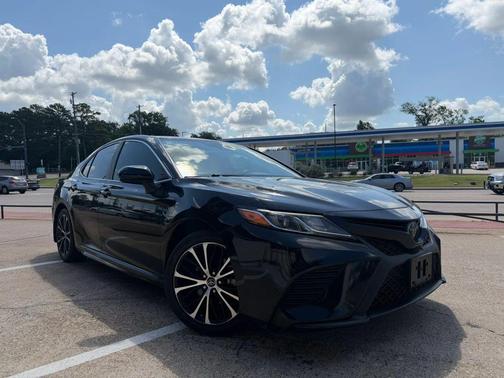2019 Toyota Camry SE