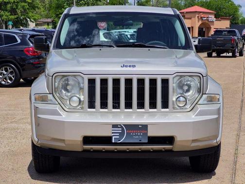 Bright Silver Metallic Clearcoat 2009 Jeep Liberty Sport