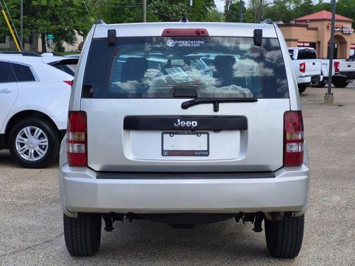 Bright Silver Metallic Clearcoat 2009 Jeep Liberty Sport