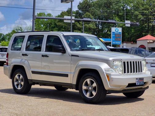 Bright Silver Metallic Clearcoat 2009 Jeep Liberty Sport
