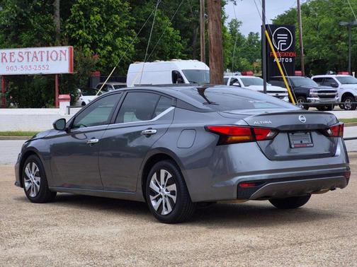 Gun Metallic 2021 Nissan Altima S FWD