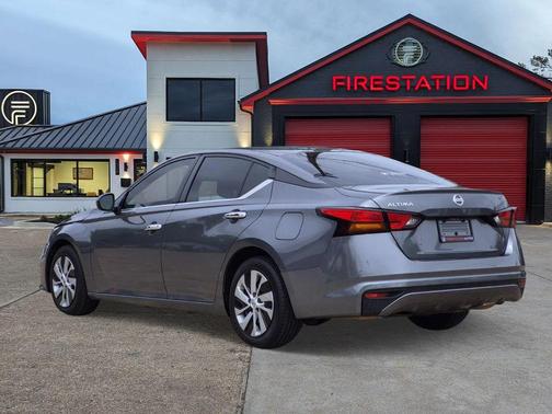 Gun Metallic 2021 Nissan Altima S FWD