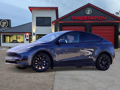 2022 Tesla Model Y Long Range Dual Motor All-Wheel Drive