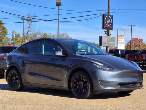 2022 Tesla Model Y Long Range Dual Motor All-Wheel Drive