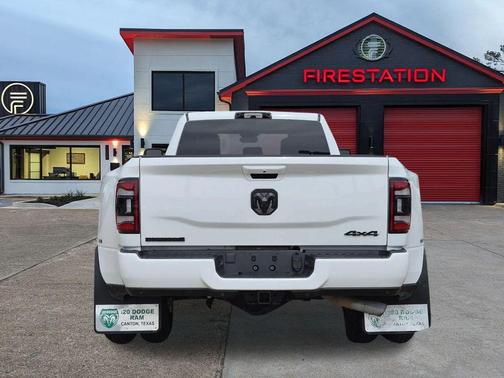 Bright White Clearcoat 2024 RAM 3500 Big Horn Crew Cab 4x4 8' Box
