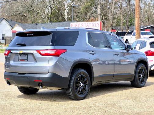 2018 Chevrolet Traverse LT Cloth