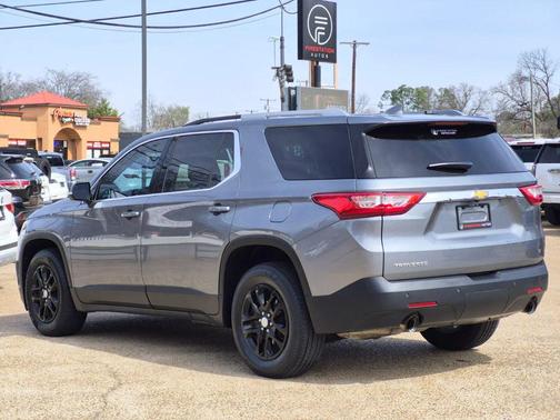 2018 Chevrolet Traverse LT Cloth
