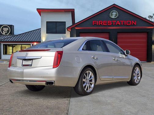 White Diamond Tricoat 2014 Cadillac XTS Premium