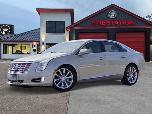 White Diamond Tricoat 2014 Cadillac XTS Premium