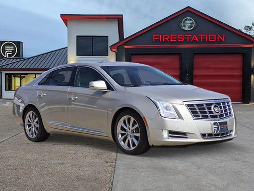 White Diamond Tricoat 2014 Cadillac XTS Premium