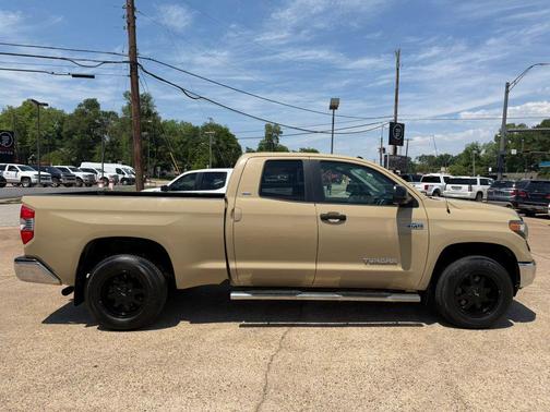 Quicksand 2018 Toyota Tundra SR5