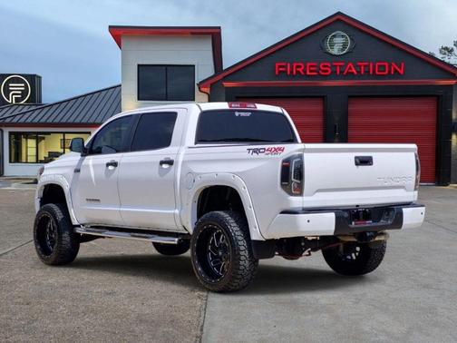 Super White 2019 Toyota Tundra SR5
