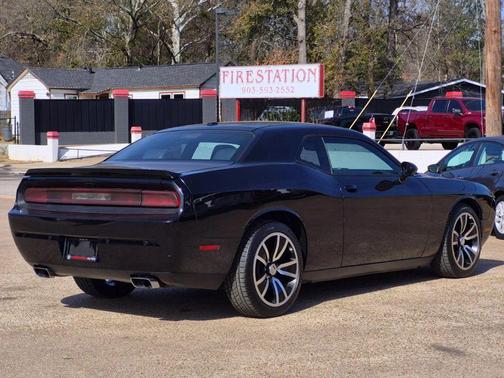2014 Dodge Challenger SXT
