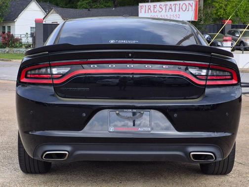 Pitch Black Clearcoat 2019 Dodge Charger SXT