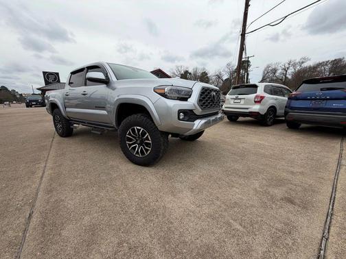 2022 Toyota Tacoma SR5