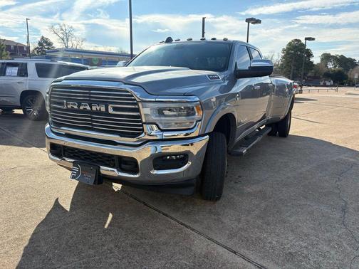 2022 RAM 3500 Laramie Crew Cab 4x4 8' Box